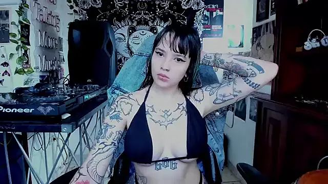 Demongirl6666 from StripChat is Freechat