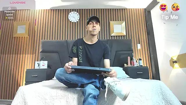 DerryAndIzzy from StripChat is Freechat