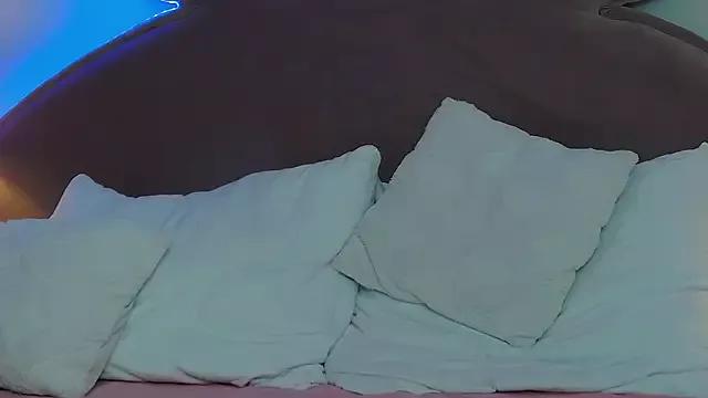 DiamondxxxBarbie from StripChat is Freechat