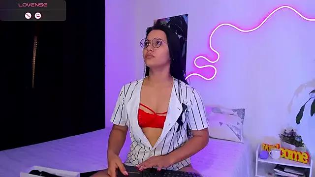 Dilan_and_Mia from StripChat is Freechat
