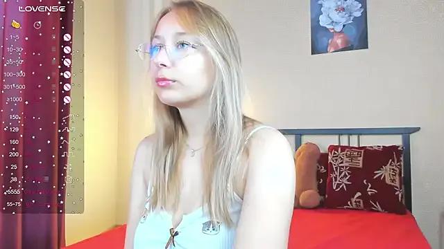 dina_sunshine from StripChat is Freechat