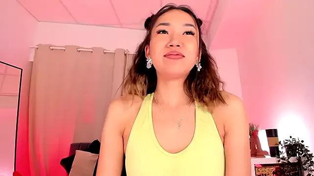 Divine_Madeleine from StripChat is Freechat