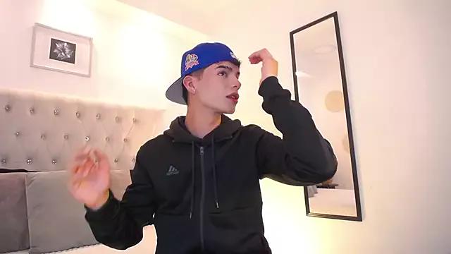 Dulcey_ from StripChat is Freechat