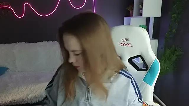 Dyna_bae from StripChat