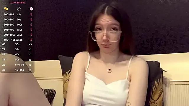 EarlineRas from StripChat is Freechat