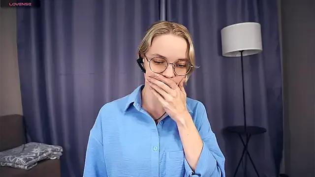 EdaKirkIin from StripChat