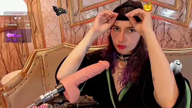 ElectraRaptiis from StripChat