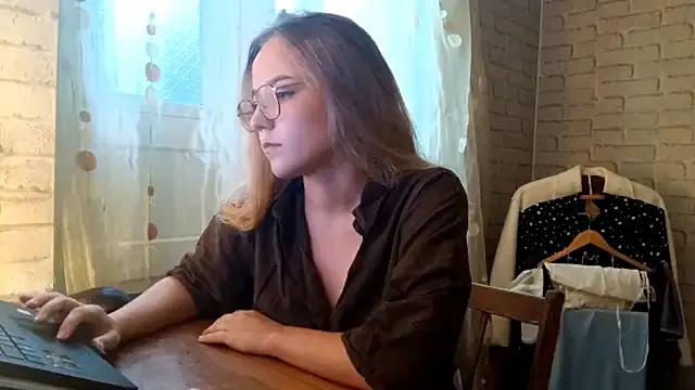 ElisMitchell from StripChat is Freechat