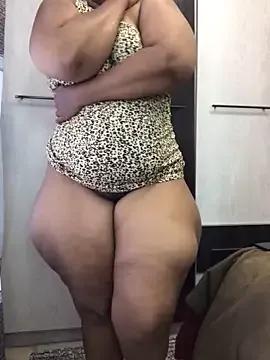 Elonelo from StripChat is Freechat
