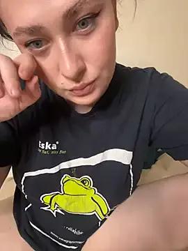 ElsaSquirt from StripChat is Freechat