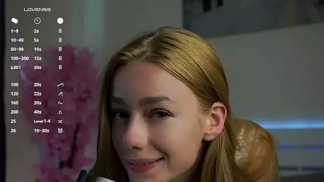 EmilaMills from StripChat is Freechat