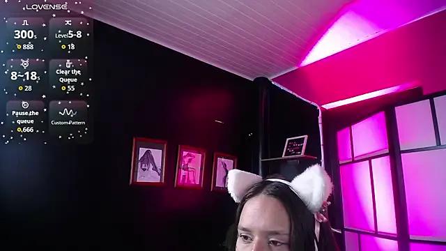 Emilly_soul from StripChat is Freechat