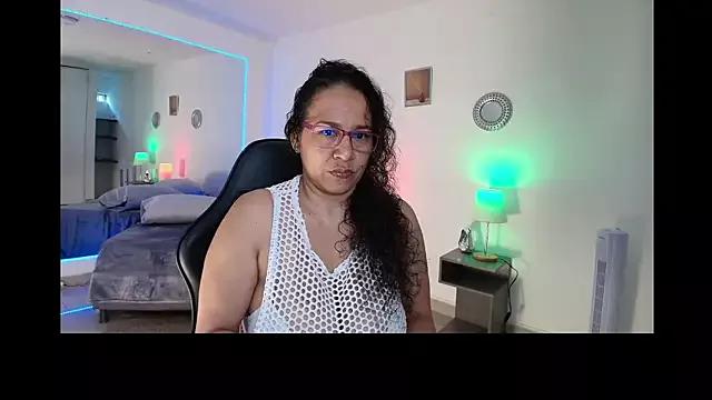 emily_water01 from StripChat is Freechat