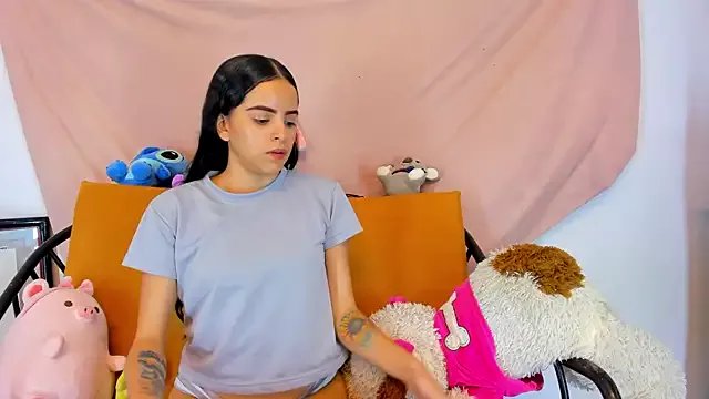 Freechat emilyclay_1 on StripChat