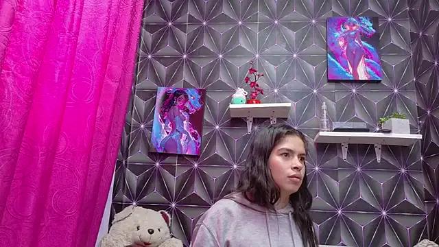 emilygrooe from StripChat is Freechat