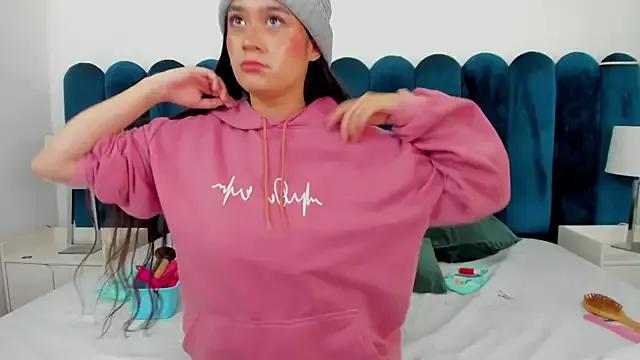 EmilyHanks_ from StripChat is Freechat