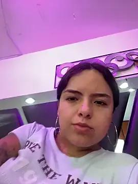 EmilyHarperr from StripChat is Freechat