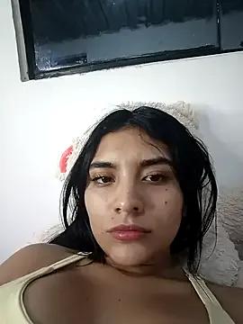 EmilyRose_yb from StripChat is Freechat
