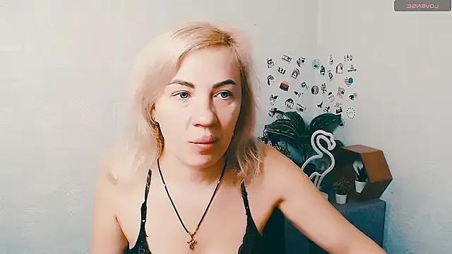 EmmaCat_ from StripChat is Freechat