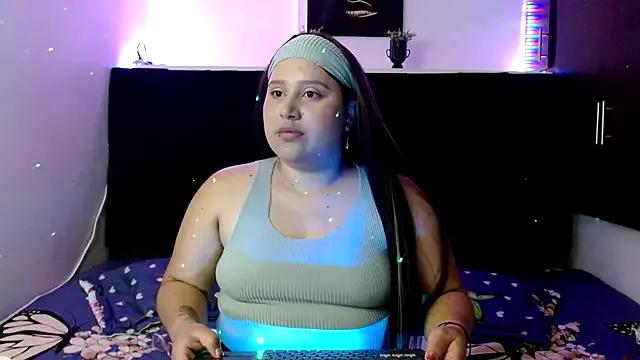 EmmaTower from StripChat