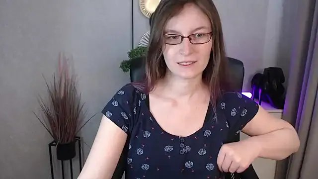 Freechat emmaxDelight on StripChat