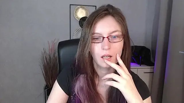 Freechat emmaxDelight on StripChat