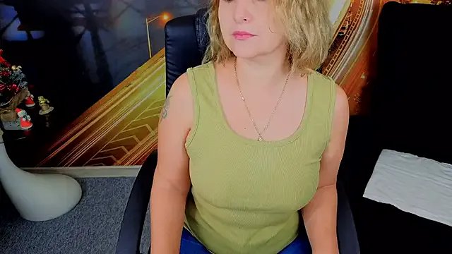 Freechat EmmaxPark on StripChat