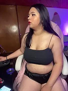 Emmi_boobs from StripChat is Freechat