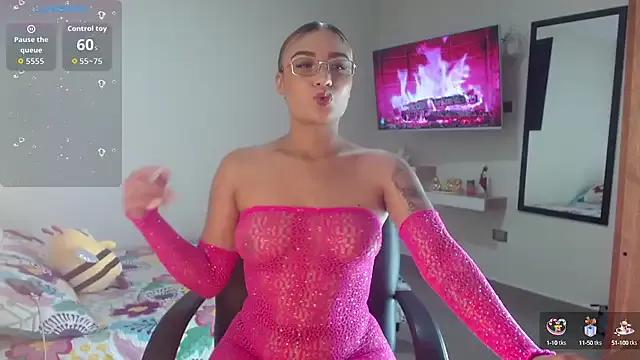 Emmili_Saenz from StripChat is Freechat