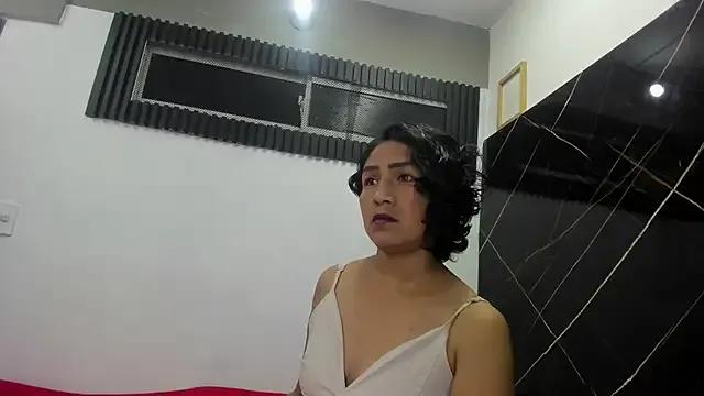 Emperatris_23 from StripChat