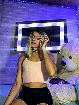 emperatrizhotwolf from StripChat is Freechat