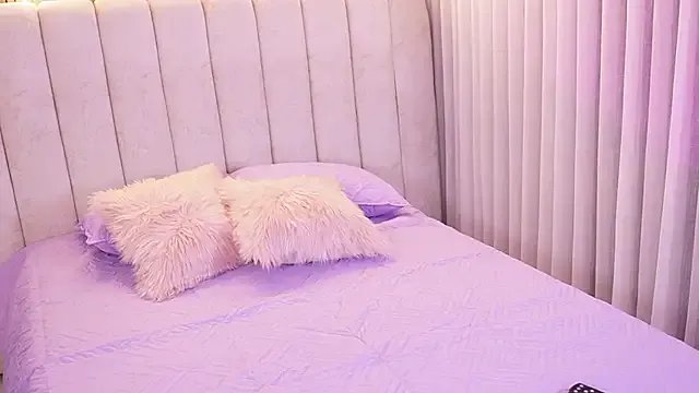 Freechat emyli_sw_ on StripChat