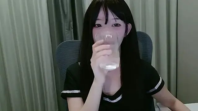 EnEn_xiaobao on StripChat 