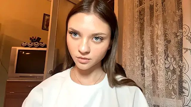 Freechat EnergeticMona on StripChat