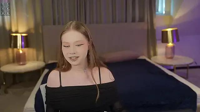 Esmie_Smile from StripChat is Freechat