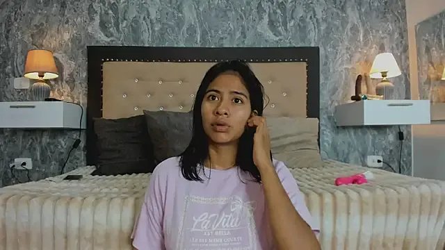 EuphoriaSavage from StripChat is Freechat