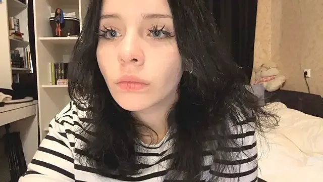 Freechat Eva_blo0m on StripChat