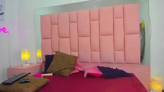 Evaa_white from StripChat is Freechat