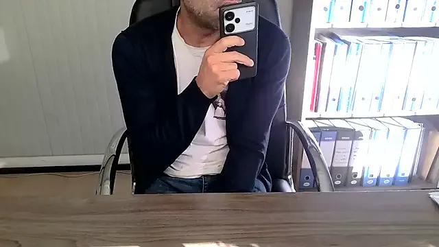 Evasionee from StripChat is Freechat