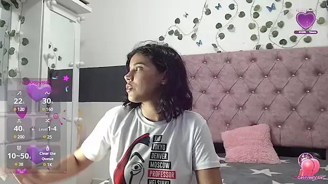 evelyn_blake from StripChat is Freechat