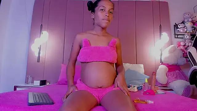 Everly_Smith from StripChat is Freechat