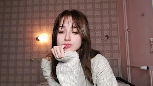 Evielle from StripChat is Freechat