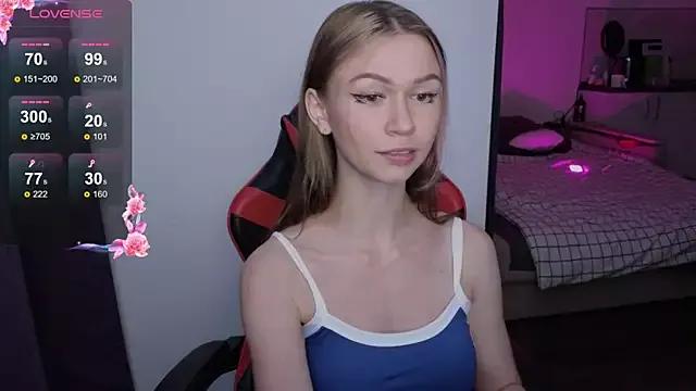FairySweetMood from StripChat is Freechat