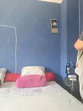 Feelineducentre from StripChat is Freechat