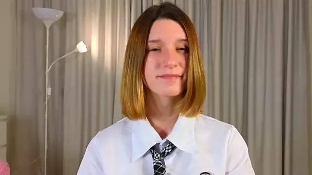 Fellissa from StripChat is Freechat