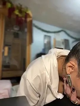 Freechat FerrariFrench on StripChat