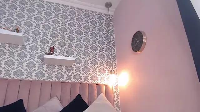 FiorellaRains from StripChat is Freechat