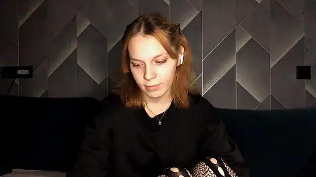 FoxLina from StripChat is Freechat