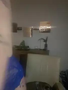 Foxy-Milfy from StripChat is Freechat