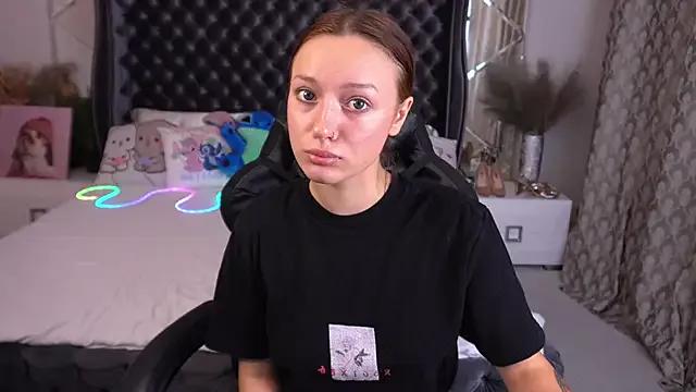 FoxyMayy from StripChat is Freechat